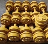 KOMATSU D65 Top Roller